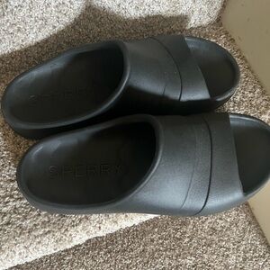 Men’s Sperry slides size 10 worn twice - paid $26 asking $10